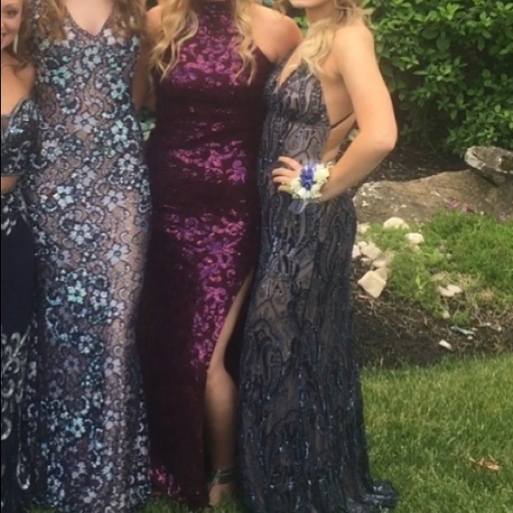 SPARKLE PROM/FORMAL DRESS - Picture 4 of 4